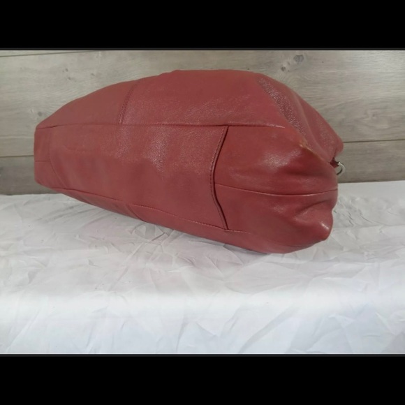 Coach - Picture 5 of 7